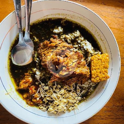 Review Kuliner: Menikmati Kelezatan Rawon Bidadari di Kediri