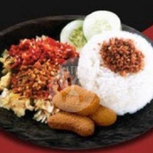 Nasi Ayam Geprek Jumbo menu Dua Saudara, Margorejo