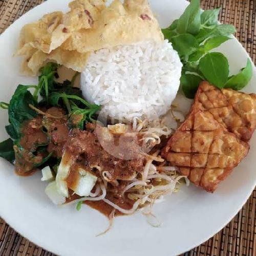 Nasi Pecel Campur+ Telur menu Warung Pagi Gajayana, Lowokwaru