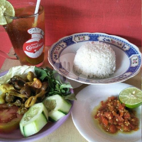 NASI TELUR CEPLOK KREMES DAN MINUM menu Warung Makan Mass Bass