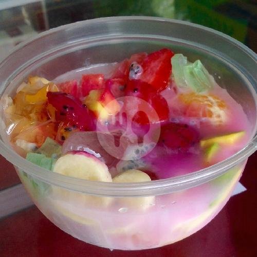 Jus Jambu Biji menu Salad Buah Nazira, Gang Senyum