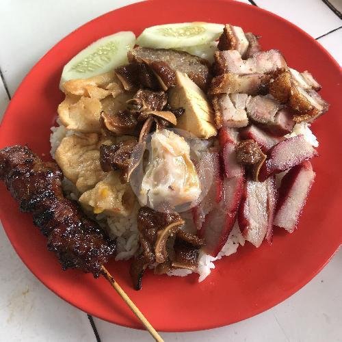 Nasi Hainam Babi Panggang/ Merah/ Kuping/ Ngohiong menu Kedai Bakmi Babat, Senen