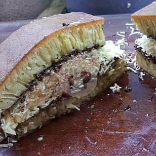 Keju Coklat Besar menu Martabak Favorit Babel, Larangan