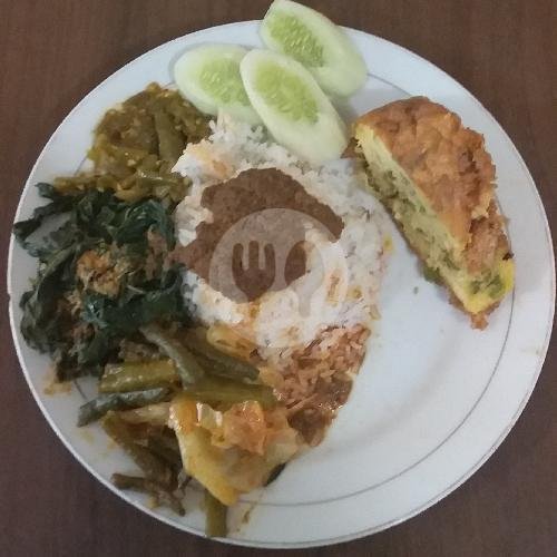 Nasi Kulit Ayam Goreng Fresh(All Bagian Depan) menu RM. Minang Jaya, Tebet