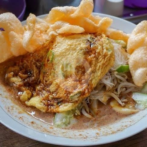 Gado-Gado Lontong menu Luthfi Food Court Kecapi, Jatiwarna