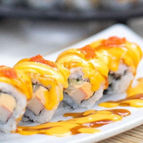 Crunchy Chicken Roll (8pcs) menu Benjiro Sushi, Banyumanik