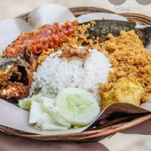 Review Kuliner: Pecel Lele Putra Ronggolawe 06 di Antapani Lama, Bandung