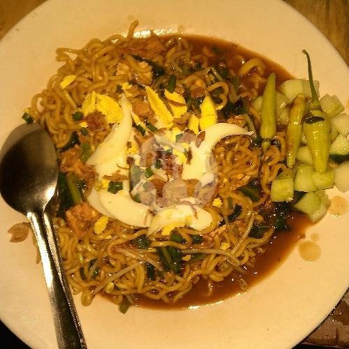 Bakmie Gila menu Nasi Goreng Garuda, Kutisari Utara