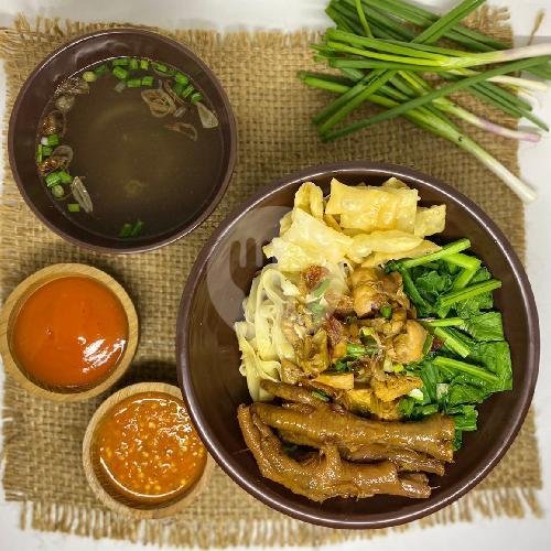 Mie Ayam Hijau daun kelor menu Mie Ayam Bakso Solo Mbak Mira, Kesatrian