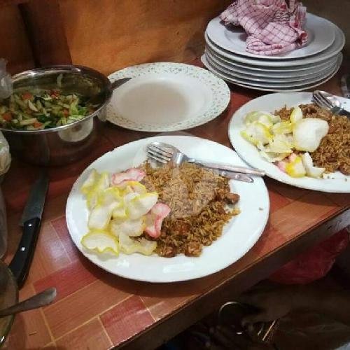 Nasgor Special Telor Pisah menu Nasi goreng kambing H. Bisri, Kebon Kacang