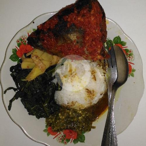 Nasi Ikan Gembung Goreng Komplit menu Rumah Makan Padang Bungo Tanjung, Palagan