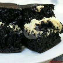 Martabak Red Velvet Keju Pisang menu Martabak King Amygos, Candi Gebang