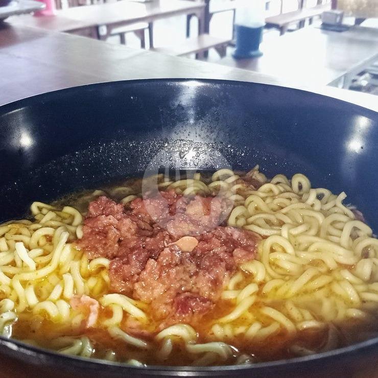 Indomie Goreng Telor menu Roti & Pisang Bakar Alend, Bintaro