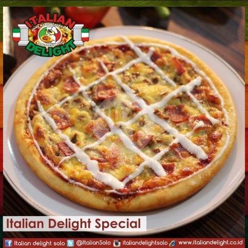 Italian Delight: Surga Pizza Enak di Dr. Radjiman untuk Keluarga dan Teman