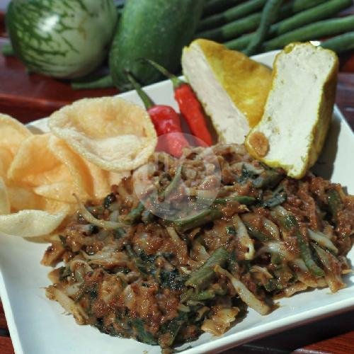 Lotek + Tahu menu Lotek Mutiara, Buahbatu