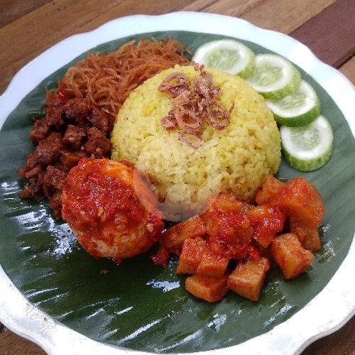 Naskun Telur Balado menu Nasi Kuning Zulfikar, Tegal Selatan