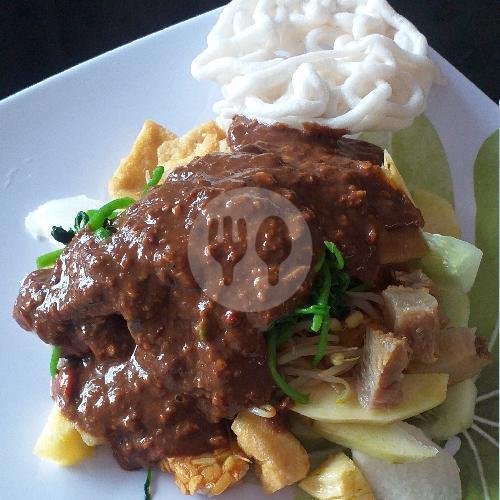Rujak Cingur Esberg: Surga Kuliner Rujak Cingur di Malang yang Wajib Dicoba