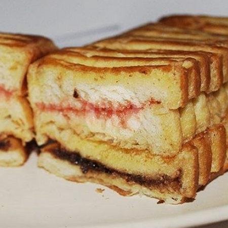 Pisang Keju Coklat Susu menu Martabak Bang Kumis, Cimanggis