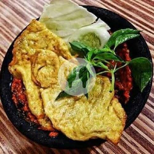 Penyetan Telor + Nasi menu Mie Sari Gentong, Jln Slamet Riadi Gentong