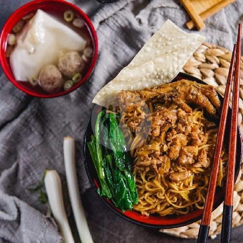 Yamisin Pangsit menu Yameen, Pekalongan Timur