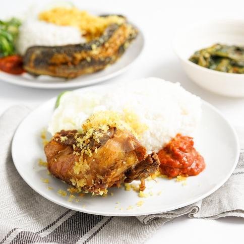 Empal Penyet / Kremes (tanpa nasi) menu Iwak Pecah, Kemayoran