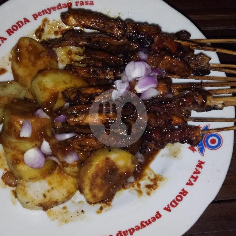 Sate Ayam + Lontong menu Sate Ayam & Kambing Cak Emon