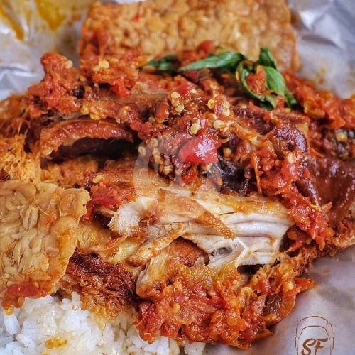 Sego Ayam Kremes (Ayam Kampung) menu Sego Sambel Wonokromo Waroeng Jangkrik, Jemursari