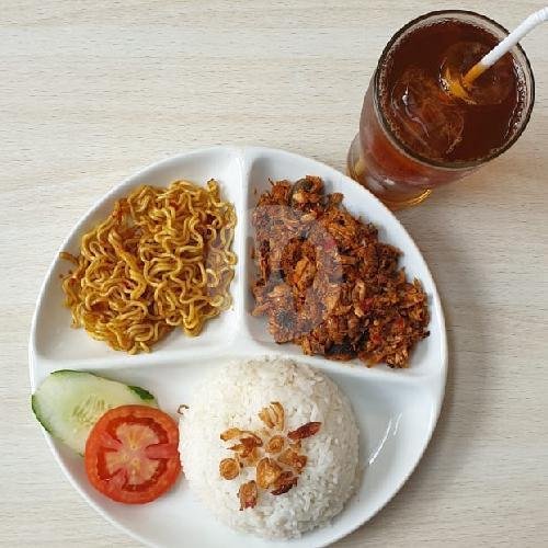 Nasi Kuning Komplit menu Ikan Bakar Katombo Online (Spesialis Ikan Bakar Khas Sulawesi), Rogoyudan