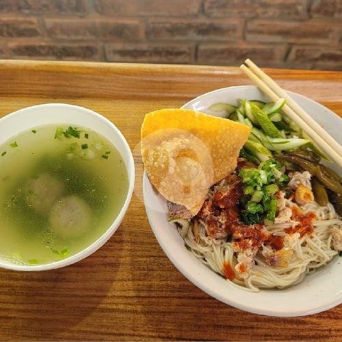 Loh Misoah menu Mie Masak & Nasi Gudeg Pasar Baru, Jl. Karang Layung No. 24