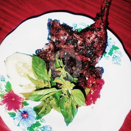 Nasi Bebek + Air Mineral menu Nasi Bebek Hitam Pak Sayeki, Jolotundo