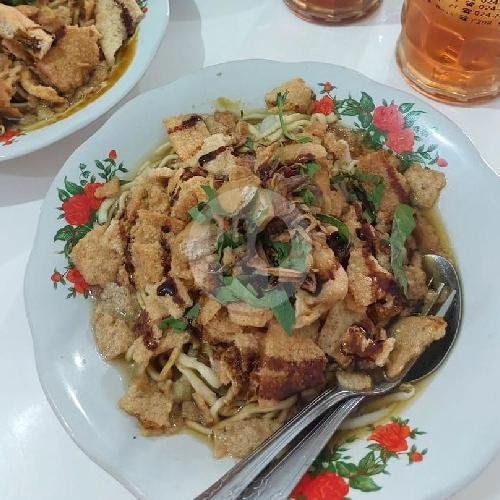 Mie Kopyok + Kerupuk Gendar menu Mie Kopyok Pak Dhuwur, Stadion