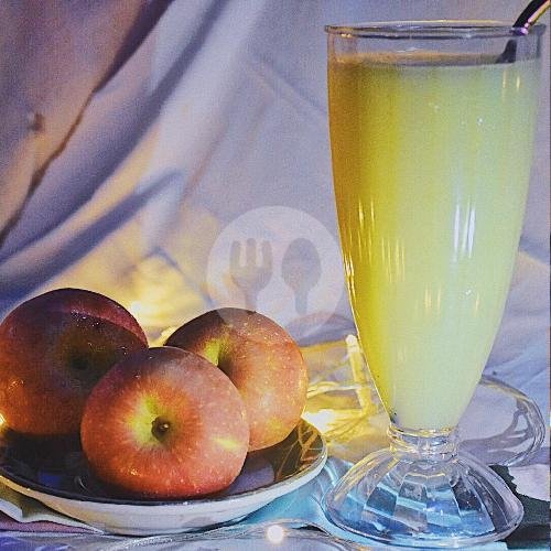 Jus Belimbing menu Mikada Jus, Manggarai