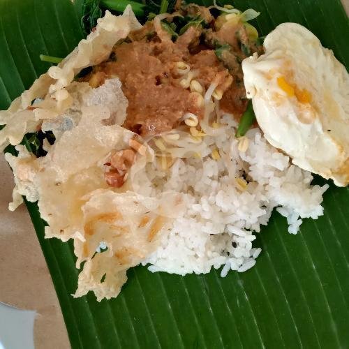 Nasi Pecel Pincuk Bu Yati: Surga Kuliner Tradisional Yogyakarta yang Wajib Dikunjungi
