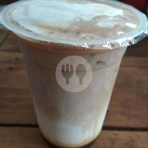 Ayam Geprek plus Es Teh menu Kedai Kopi dan Makan Jingkrak, Singosari