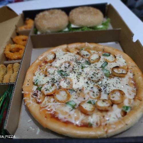 Pizza Sapi Lada Hitam D22cm menu Adzkia Pizza, Singosari