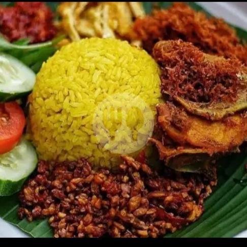 Nasi Kuning Suwir Dan Telur menu Kedai Mamah Owen Pribumi, Baleendah
