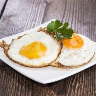 Telur Ceplok Mata Sapai menu Kedai Mamah Owen Pribumi, Baleendah