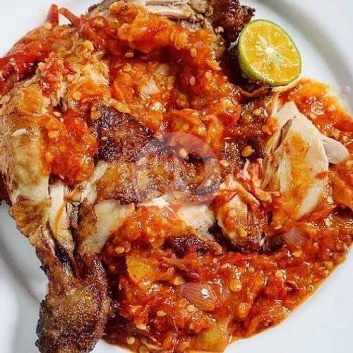 Nasi Tempong Lauk ayam goreng menu Ayam Tapok, Lowokwaru