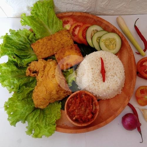 NASI AYAM KRISPI menu Penyetan Laris Timoho, Resto Soto Suroboyo Pak Min