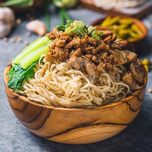 Mie Lebar Ayam menu Bakmi Liung, Senen