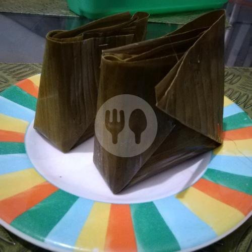 Pisang Ijo menu Coto Makassar Persib, Ahmad Yani