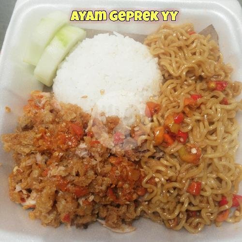Nasi Ayam Geprek Telur(Free Es Teh) menu Ayam Geprek YY, Laweyan
