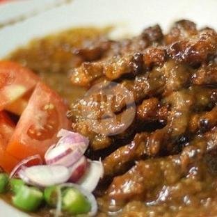 Review Sate Ayam Madura Cak Rusli Cipadu Jaya: Surga Sate yang Menggoda Selera