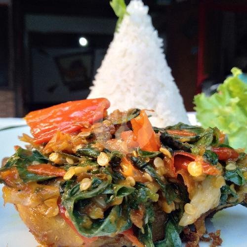 Nasi Bebek Goreng Remek Kemangi menu Bebek Cengos Muara Rasa, Muararajeun Baru