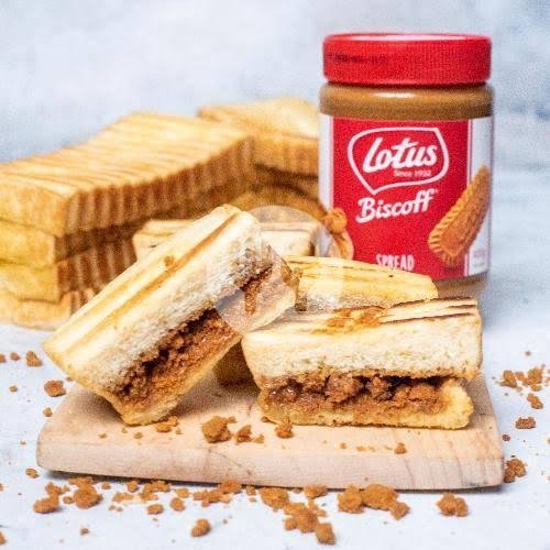 Lotus Biscoff menu Roti Bakar Cem Ma Cem, Siwlankerto