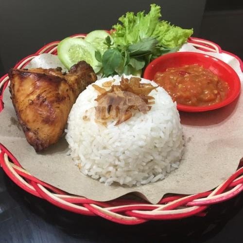 Nasi Kuning Campur Ayam menu Warung Pagi Gajayana, Lowokwaru
