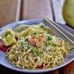 KEDAI TIGA: Surga Mie Ganteng Hitam dan Kopi Vietnam di Rajekwesi