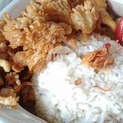 Ayam goreng + Nasi menu Lalapan Cak Pri Spesial Belut Goreng & Tahu Telor, Lowokwaru