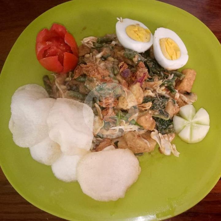 Kupat Tahu Magelangan menu Warung Lotek dan Soto Mbak Wiwik, Sedayu