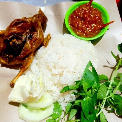 Bebek Goreng + Nasi menu Pecel Lele Cemara, Godean